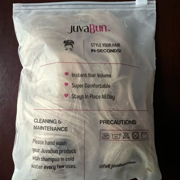 Golden Blonde Premium Messy Bun - Picture 3 of 3